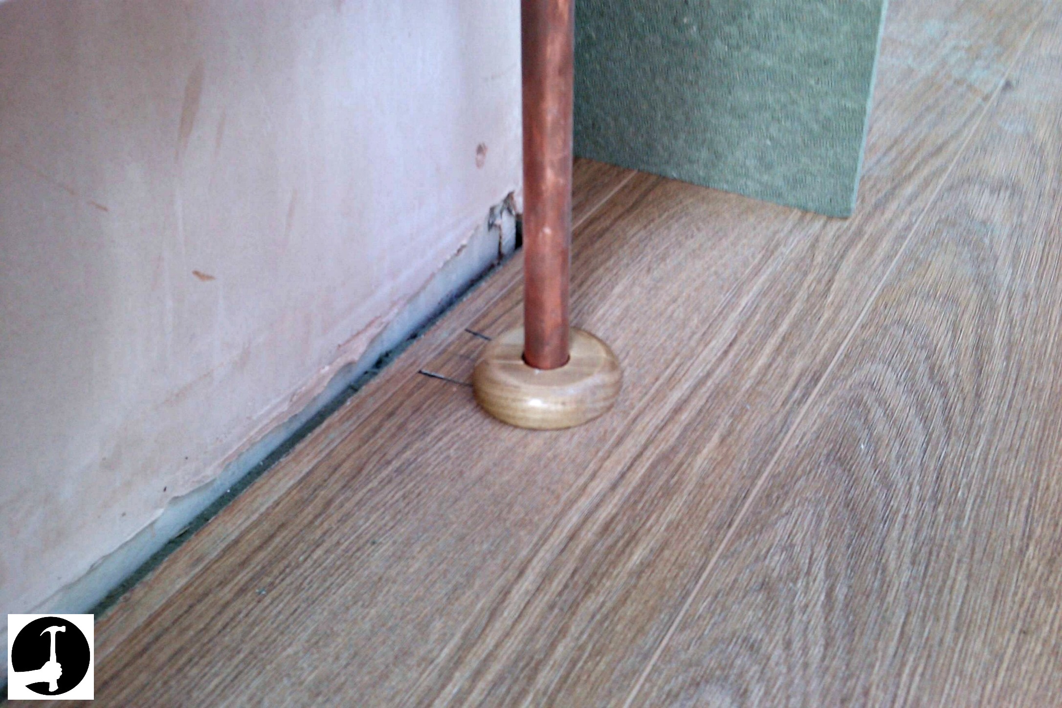 flooring laminate floor install floors hardwood installing groove tongue boards glue second laying around pipes cut down glued fix cutting