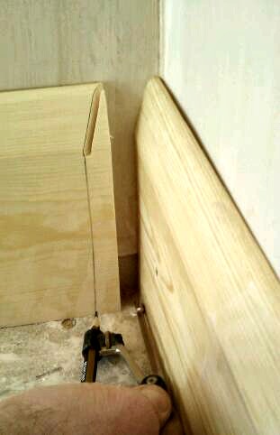 How to scribe skirting board at internal corners