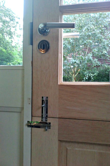 How to hang a stable door, they are not only fitted in stables!