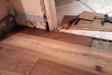 How To Lay Laminate In A Doorway For, Can You Lay Laminate Flooring Right To Left