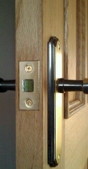 fitting a mortice latch" title="use a sharp chisel to chop the door latch in tight with no gaps