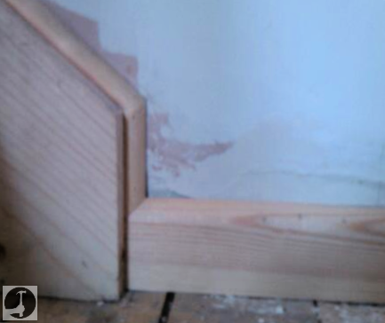 Continuous skirting boards up the stair stringers