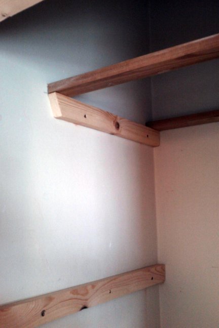 Slatted Shelves For Dry Clothes, How To Make Shelves In A Cupboard