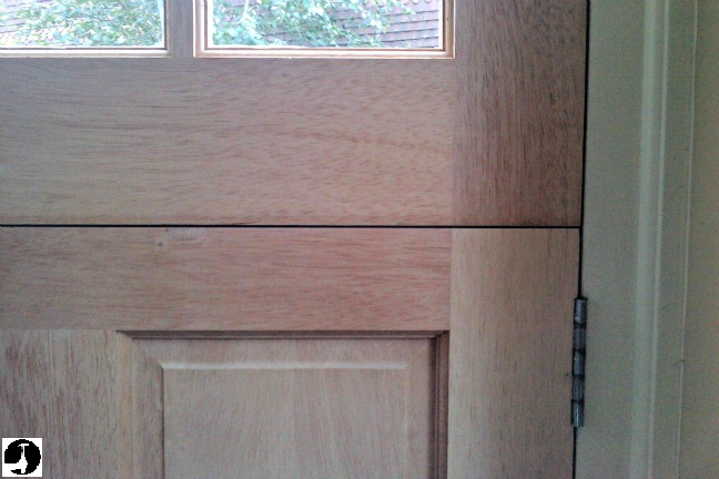 Stable door gap between leafs when hanging a stable door